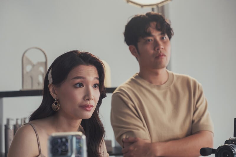 合作《Aunty当网红》 林昀憓蔡智贤初见面即演床戏