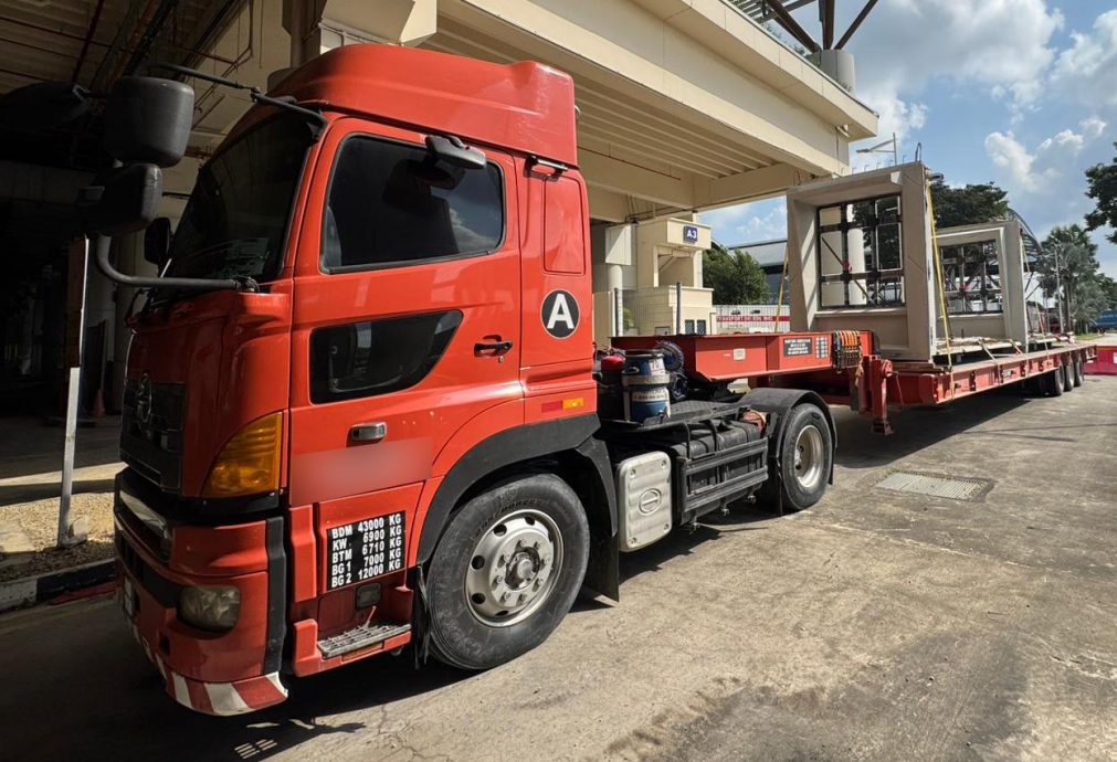 （已签发）柔：狮城二三事：大马罗里藏2400支电子烟  大士关卡被拦截