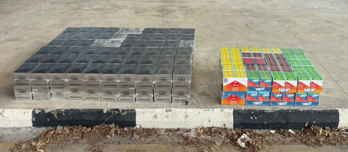 （已签发）柔：狮城二三事：大马罗里藏2400支电子烟  大士关卡被拦截