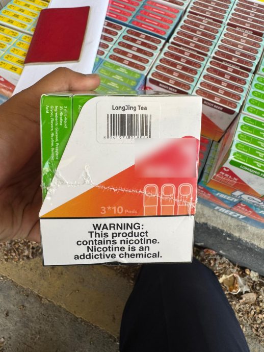 （已签发）柔：狮城二三事：大马罗里藏2400支电子烟  大士关卡被拦截