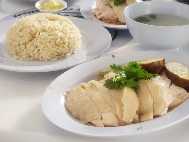 (已签发)柔:狮城二三事:美食家:最具狮城风味美食 肉脞面人气不输海南鸡饭