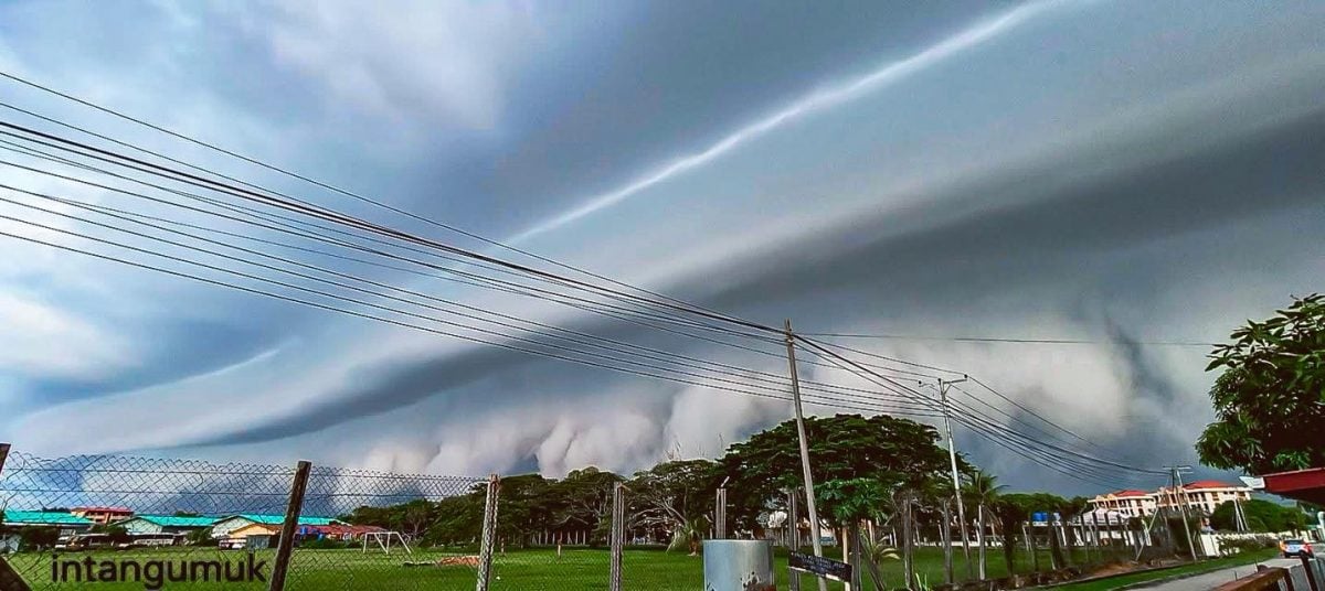 (已签发)沙巴西海岸现“海啸云” 民众纷纷拍照上传社媒