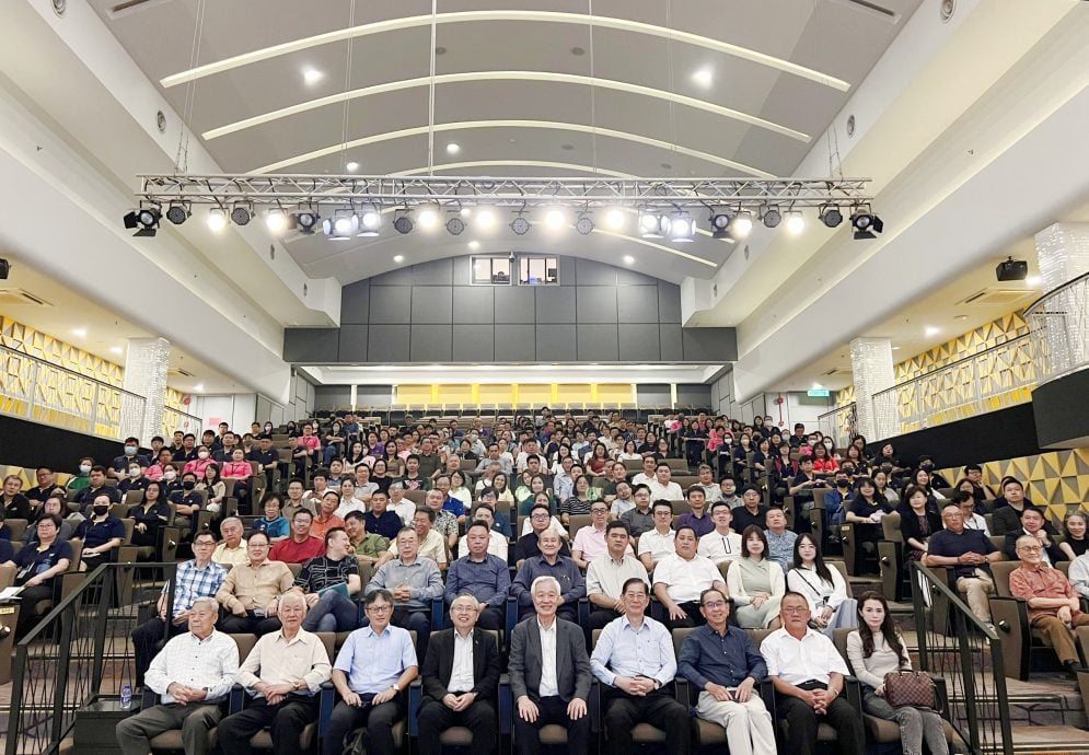 (早报后面头)大都会/滨中讲座会