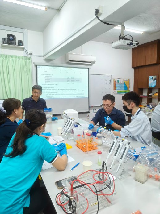 （早报头）大都会-隆中华举办生命科学工作坊