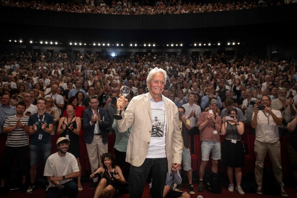 (明8am)麦可道格拉斯不想死在片场 宣告息影:演足60年够了