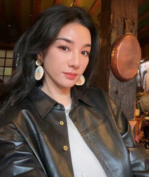 黄奕女儿想赴韩当练习生 ​网极力劝退颜值是硬伤