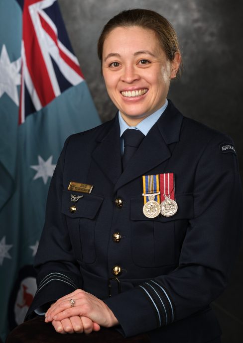 （有视频）马澳建交70周年/ 走访国防语言学校.访问说中文的外籍学员