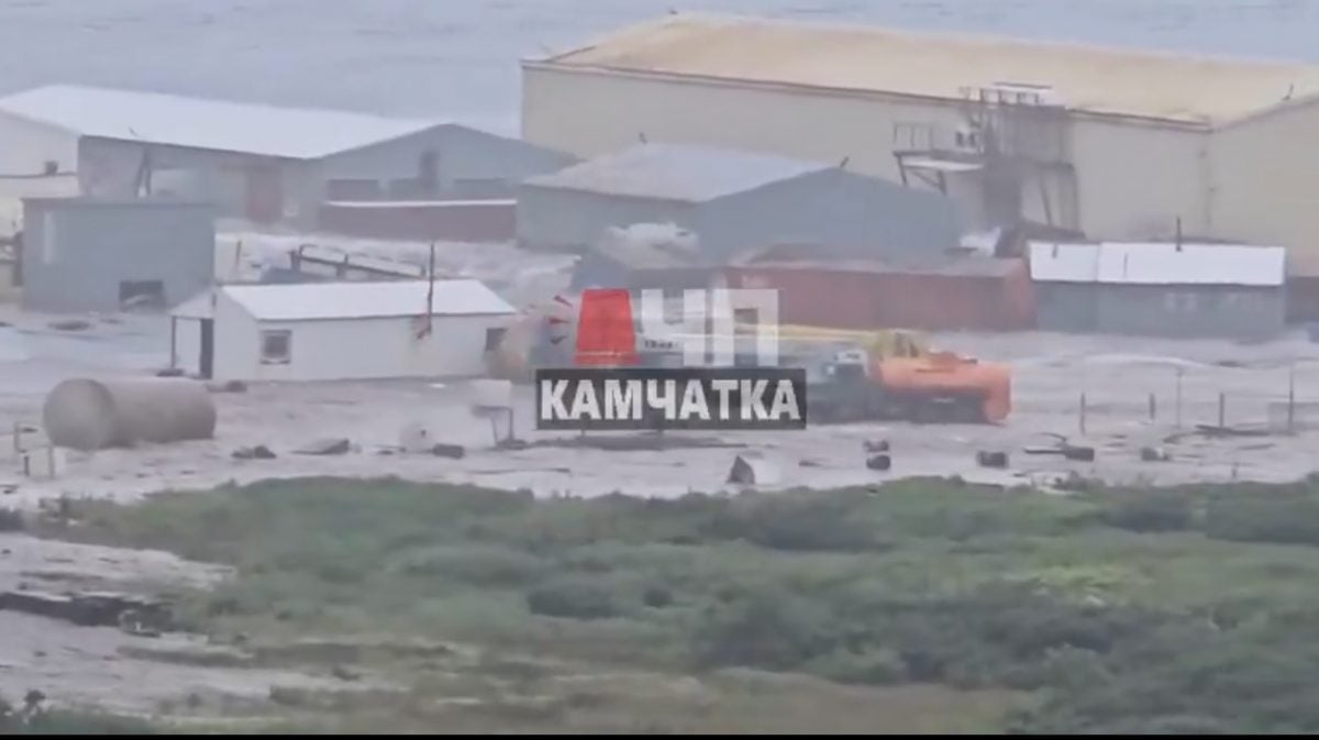 (视频)俄罗斯8.7级强震 首波海啸抵俄 涌4公尺高浪