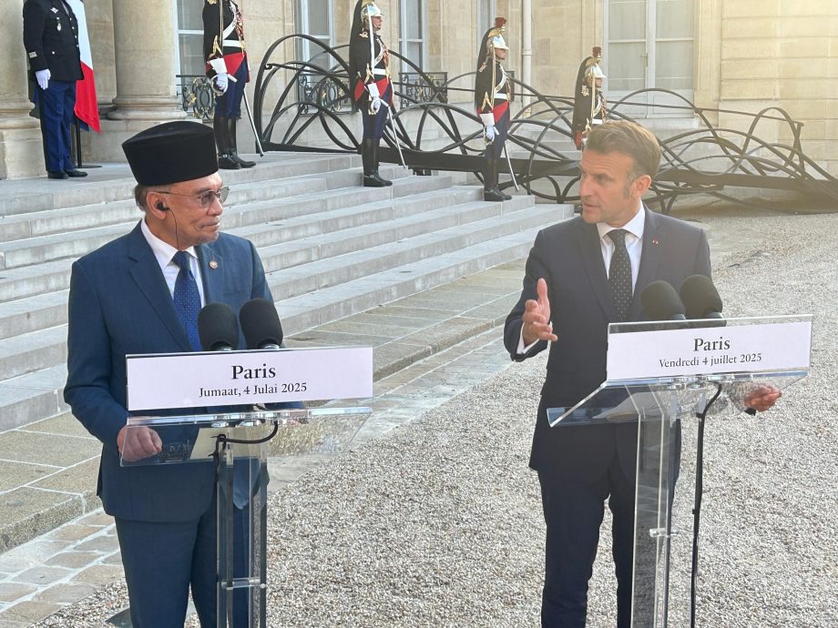 （请帮忙签发）大场面小镜头/安华马克龙联合记者会（2图）