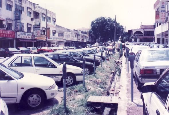 (锁文)柔:新旧对照:新山报馆街餐馆多