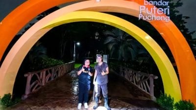 陈鸿亮带领夜游城市公园   “寻爬”探索暗夜精灵