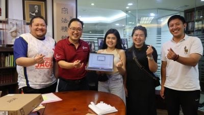 张健仁 佳果康乐协会  赠电脑圆女生深造梦