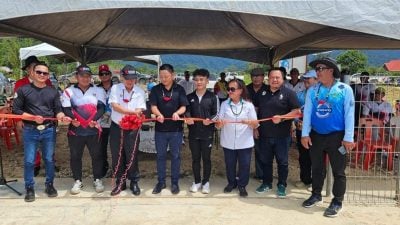 格拉瓦：五人制足球场启用．峇里奥添体育设施