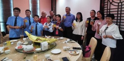 贝美娇：不同国家学生交流 . 培养青少年世界观