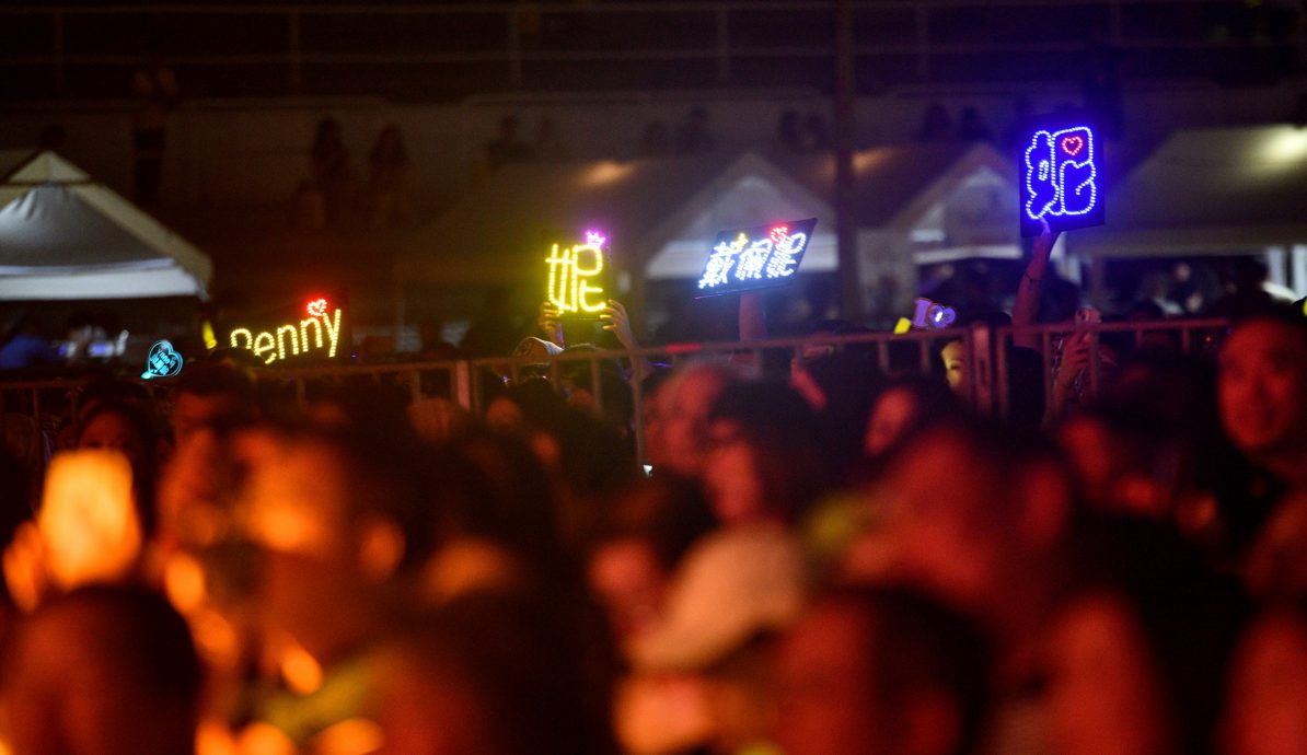 MR.DIY 20周年庆演唱会|茜拉陷“被攻击”风波叹登台表演不容易