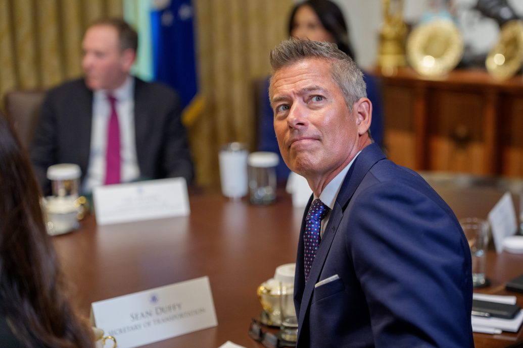  NASA群龙无首多时 特朗普委运输部长任临时署长