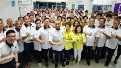 对不利人民课题采取鸵鸟态度 陈德钦：华社后悔投票给行动党