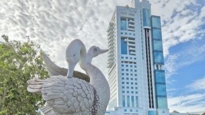 《我们的地标》∕诗巫：双天鹅雕像