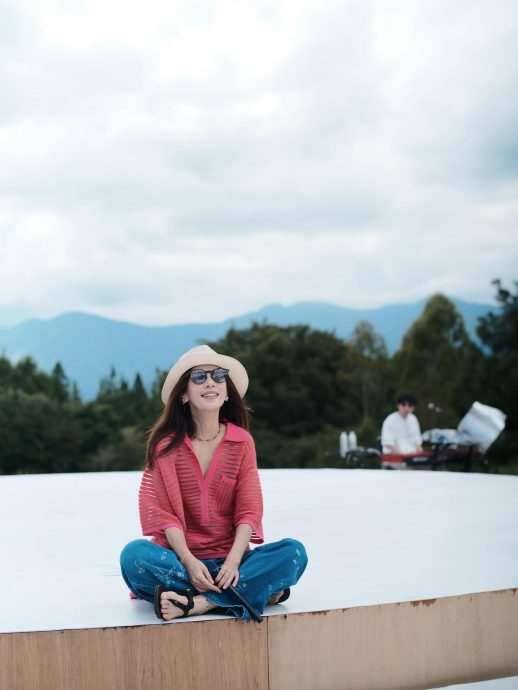 SJ东海、银赫困高雄！望狂风暴雨叹：回得去韩国吗？