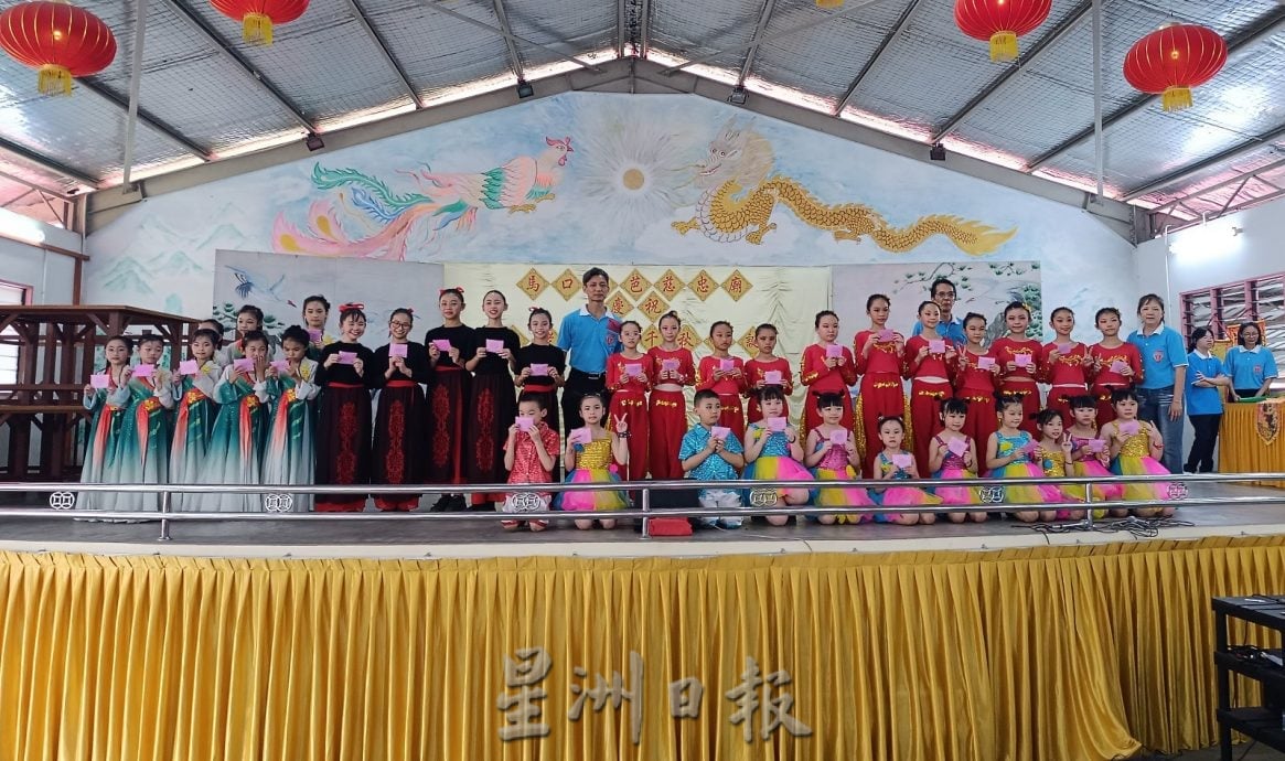 马口黄老仙师慈忠庙庆诞行善 捐9千给9所华小