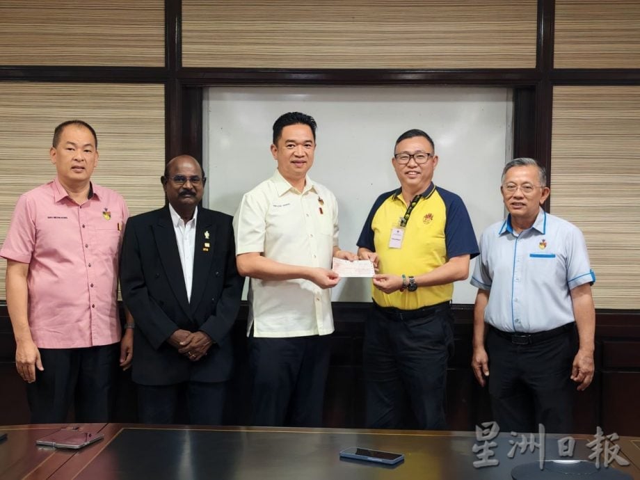 供星洲网：张聒翔移交近15万拨款予19宗教团体，支持非伊斯兰宗教发展