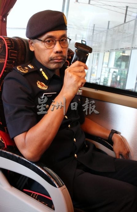 拒系安全带还找借口!森陆交局首日安全带行动 连开7罚单
