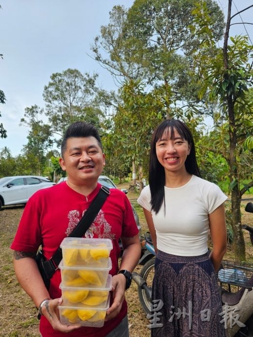 东(已签):丹那美拉坤玉榴梿引来国内外饕客追捧，货源抢手，导致售价上升到每公斤60至80令吉不等。