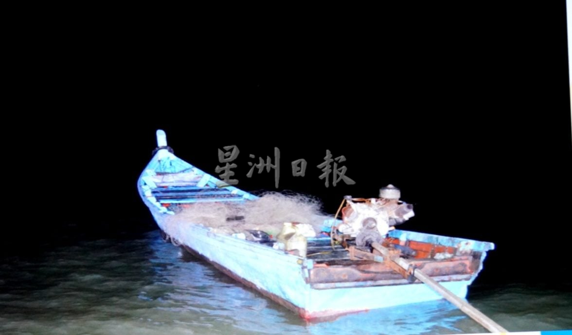 （大北马）APMM发现摸黑出海可疑船，用夜视仪监视2小时起170公斤大麻砖