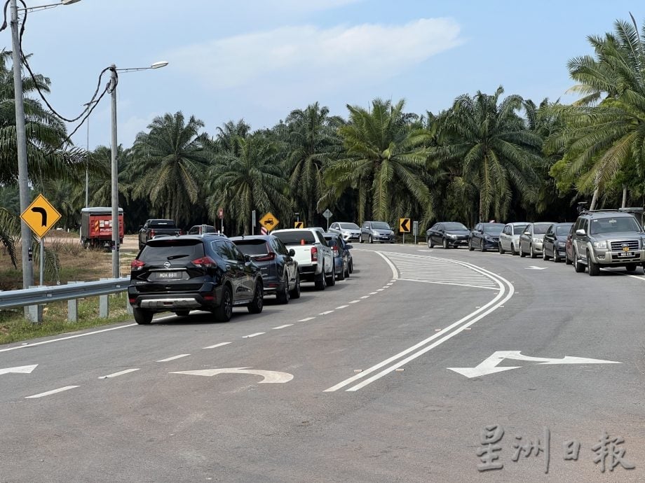 （古城封面主文）野新实甘-望万新路通车·3公里双车道