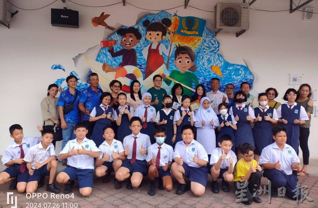 请签发（大北马）方芷靖以画笔回馈华校