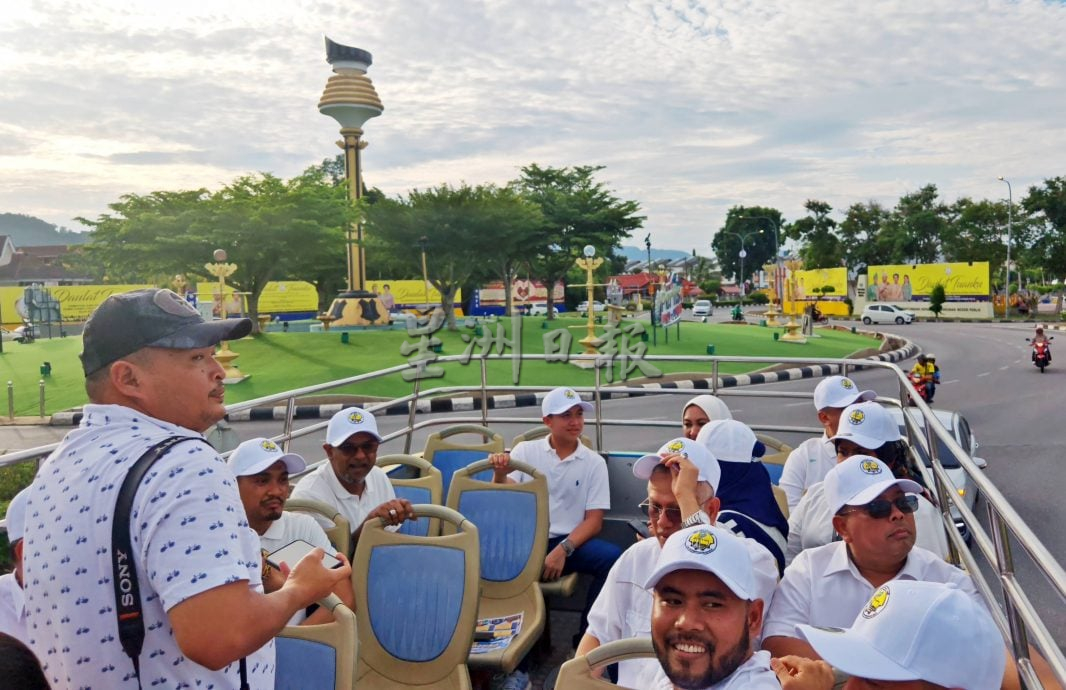 （大北马）周末到玻州游玩可不开车，搭HOHO开蓬巴士游车河