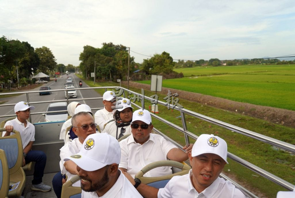 （大北马）周末到玻州游玩可不开车，搭HOHO开蓬巴士游车河