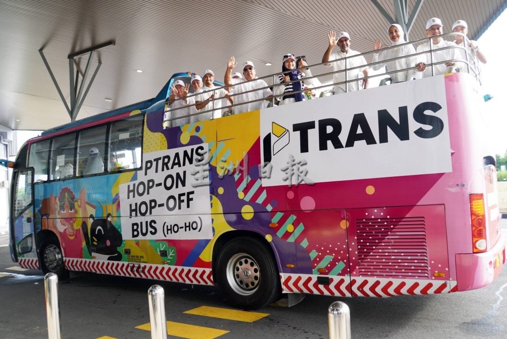 （大北马）周末到玻州游玩可不开车，搭HOHO开蓬巴士游车河