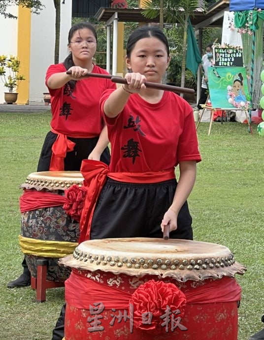 【星角摄】:女鼓手,飒!