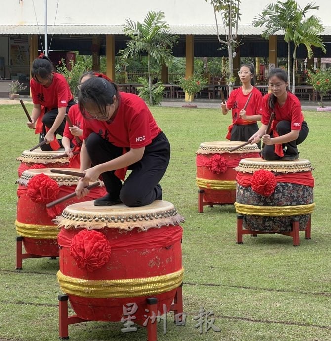 【星角摄】:女鼓手,飒!