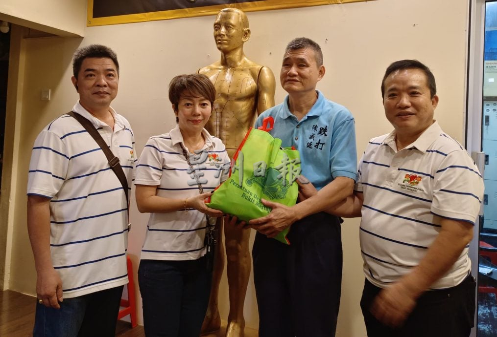 （大北马）积善助盲人