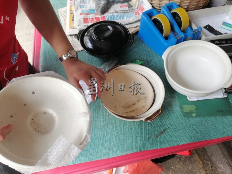 《星角摄》“关丹古早味瓷器店即将熄灯。”