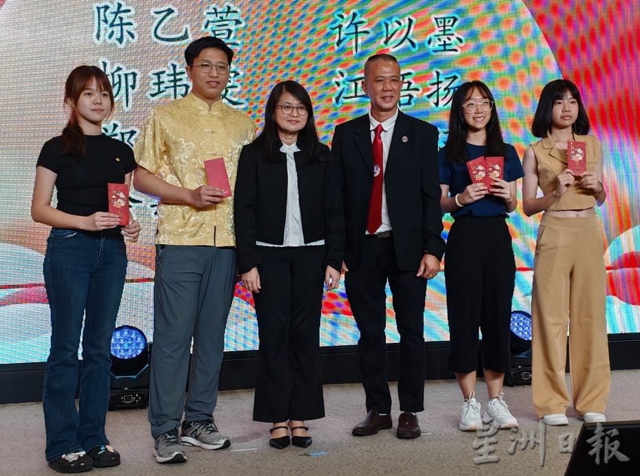 (已签发)柔:峇云诏东会馆出版65周年特刊 《乡韵》欢迎会员领取