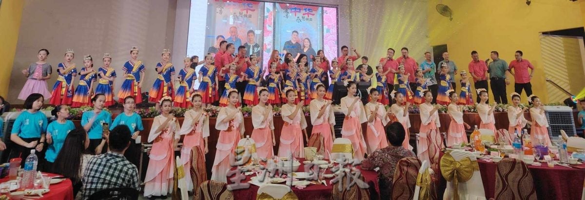 哥市中华中小学董事长赖德城指出,自今年一月议决兴建礼堂以来,短短6个月内完成设计、筹备、义跑及感恩晚宴等系列工作,目前已筹得185万1642令吉,成功突破第一阶段目标。