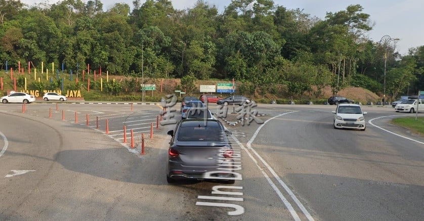 （古城版）巴当格拉迪衔接爱极乐大道路口增设交通灯