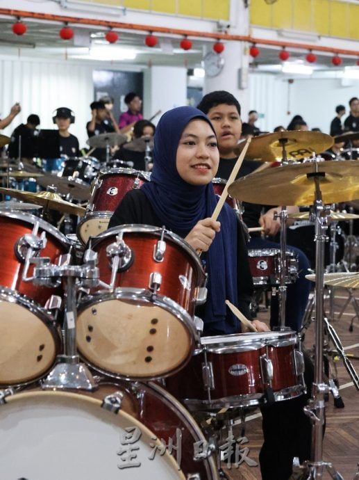 (8/7见报)星角摄/爵士鼓,不只是年轻人的玩意