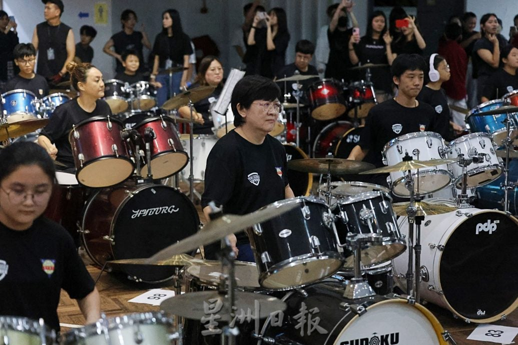 (8/7见报)星角摄/爵士鼓,不只是年轻人的玩意
