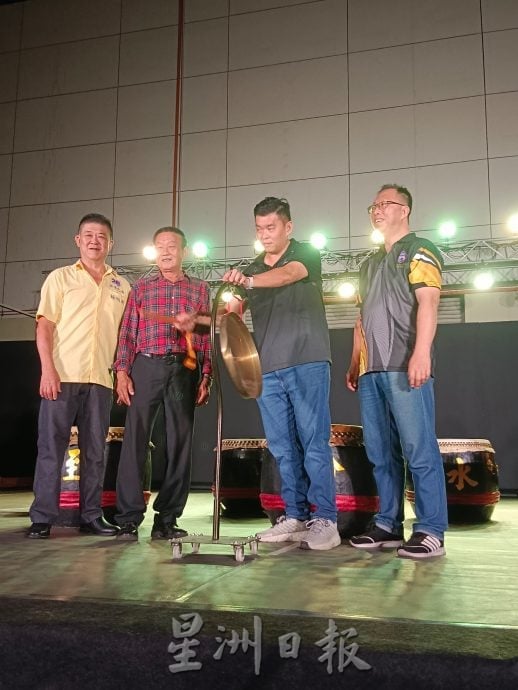 霹: “青春舞汇·巴占3”热烈上演 13团体展舞艺魅力吸睛