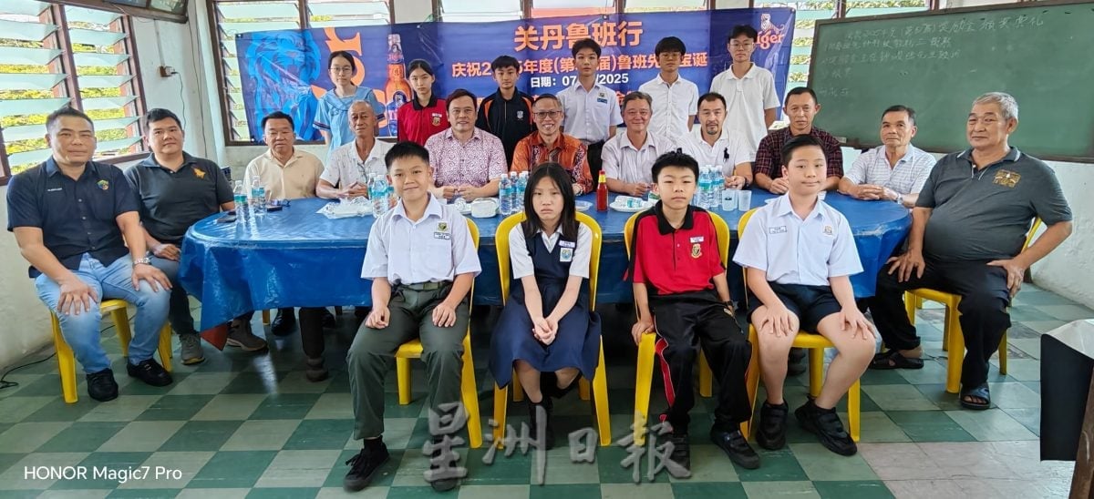 东:已签发:关丹鲁班行奖励金主任锺峻强指出,无间断的学习进修是必须的,把基础打好了,在学习道路上少走弯路轻松应对难题。