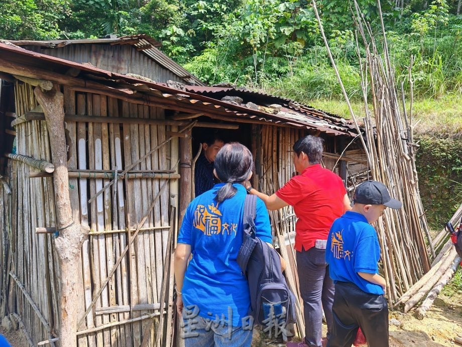  热心义工们给偏乡贫困原住民送暖