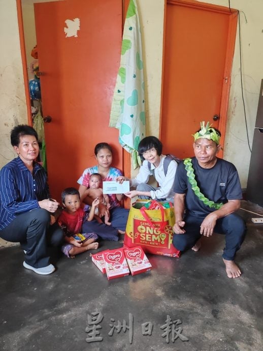  热心义工们给偏乡贫困原住民送暖