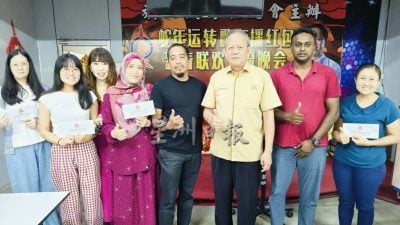 胡智云表扬STPM生   4优秀生获奖励金