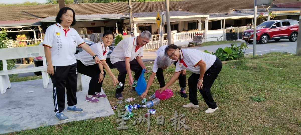 (供花城)NS芙蓉/晨运长者草场发现酒罐烟蒂,直言“不是第一次了”