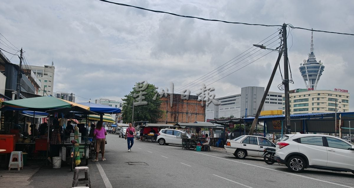 （大北马）二条路美食街32名小贩同意搬迁，优先迁移附近地段，保留三轮车文化。