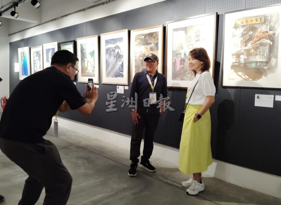 已签发 柔:版头之一:40画家聚首麻坡 以画作为中化中学美术基金献力
